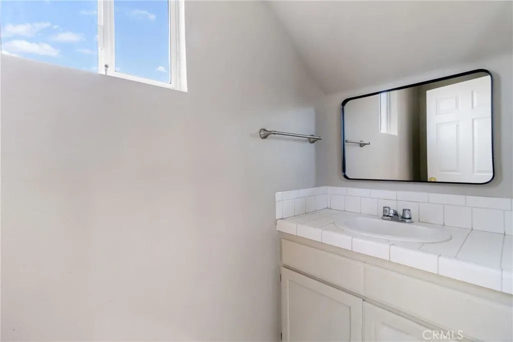 21452 Vera Street, Carson, California 90745 home-pic-17